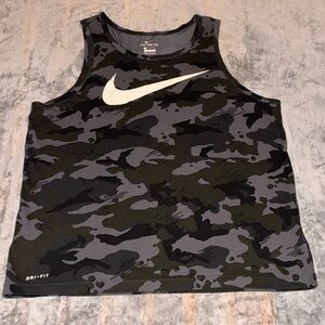 Nike Men's Camo Tank Top - Black, Gray, and Green